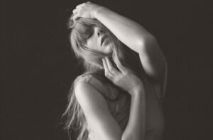 Lee más sobre el artículo Taylor Swift domina las listas de Billboard con su álbum ‘Tortured Poets Department’